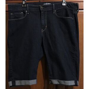Levi's Strauss Women's‎ Blue Jean Bermuda Shorts Size 18 Dark Wash